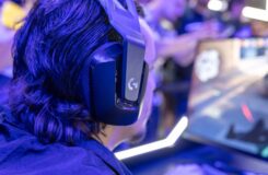 Logitech G733